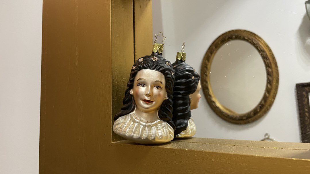 Kurze Pause: 14. bis 20. Mai - Bin mal wieder auf Reisen, diesmal ins schöne Wien! In der Zeit werden keine Bestellungen verschickt. Alle bezahlten Bestellungen werden am 21. Mai versendet. Vielen lieben Dank für Eure Geduld und schöne Pfingsttage!
#sissi #urlaub #geschenkestern