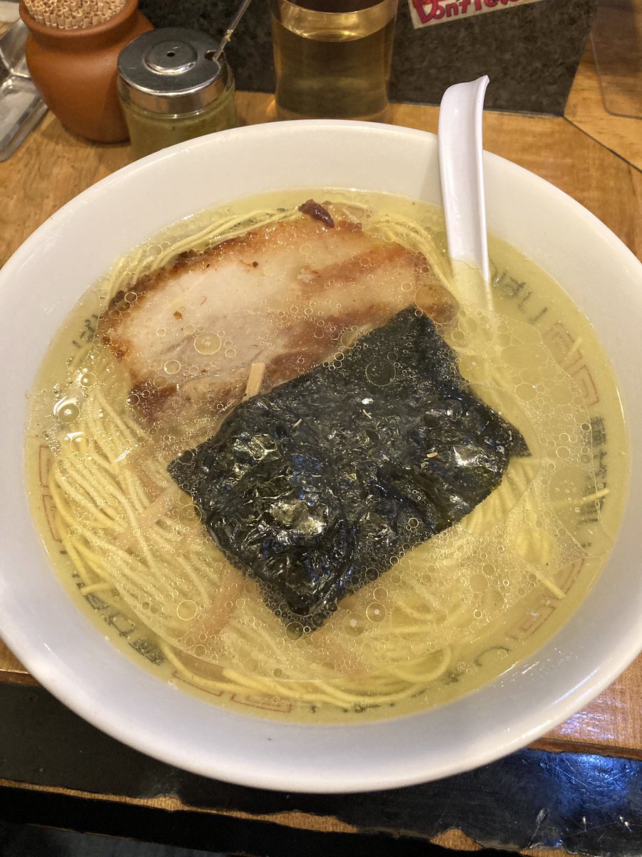 塩そば専門店 桑ばら/東京都池袋駅

・塩そば

めちゃくちゃしょっぱいけどなぜかクセになる🍜

#ラーメン