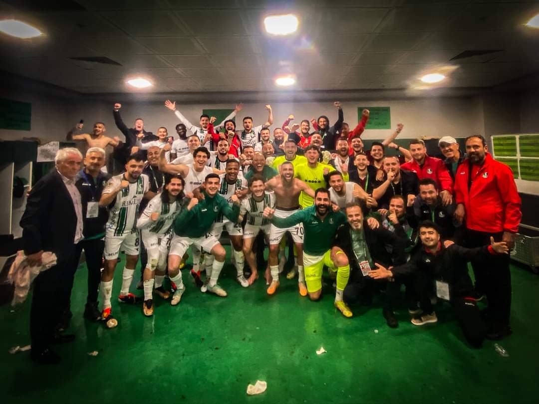 SÜPER FİNALE SÜPER PRİM 

Sakaryaspor yönetimi final için belirlediği 100 bin liralık primi, Kocaelispor maçı sonrası etkili futbol ve alınan görkemli galibiyet sonrası 150 Bin liraya yükseltti.
#Sakaryaspor #Tatangalar