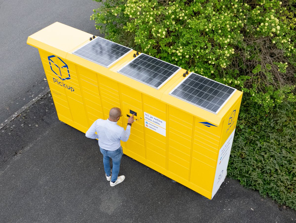 🆕@Pickup_FR , filiale du @GroupeLaPoste et réseau n°1️⃣ de relais et consignes, pour le retrait de #colis 📦 en #France, innove avec le lancement des toutes premières consignes alimentées par #énergie solaire ☀️, dont 1️⃣3️⃣ en #IledeFrance. #Proximité #VousSimplifierLaVie