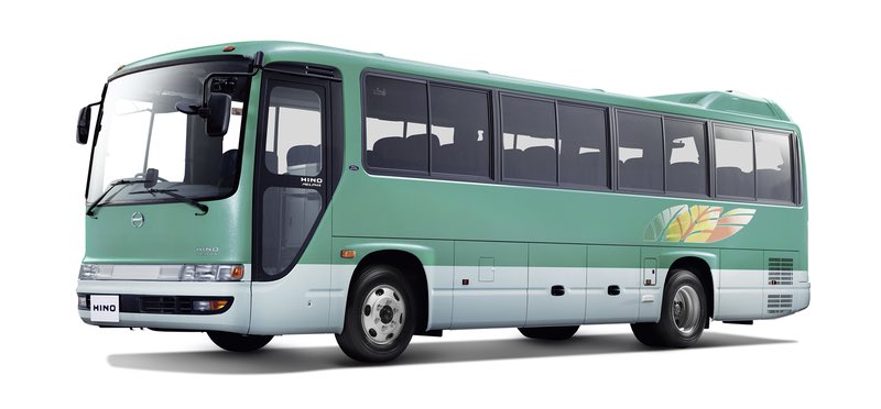 日野自動車は中型観光バスの日野メルファを一部改良して新発売。法規対応としてバックカメラ・モニターを標準装備した。価格は2100万円なり。