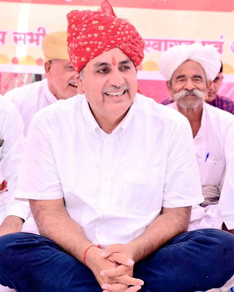 shrawangodara_'s tweet image. पूर्व कैबिनेट मंत्री, बायतु विधायक श्री हरीश चौधरी जी को जन्मदिवस की हार्दिक बधाई एवं शुभकामनाएं। 

ईश्वर से प्रार्थना है कि वे आपको उत्तम स्वास्थ्य और दीर्घायु प्रदान करें।...
@Barmer_Harish ..