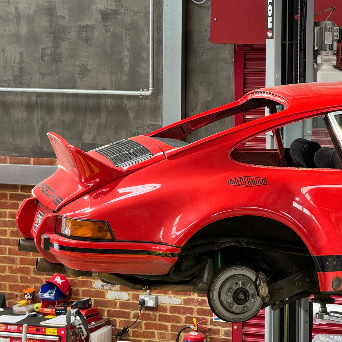 Autofarm's tweet image. ❤️❤️ #monday #musing with this lovely red number! ❤️❤️