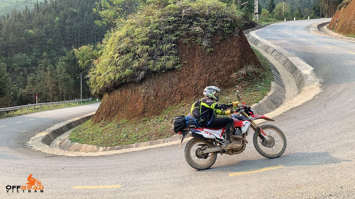 Motorcycling Vietnam with a passenger on one bike, also known as riding 'two-up'. 👫

💻 hiddenvietnam.com

#vietnam #xuhuong2024 #trending2024 #motorbike #motorcycle #tour #rental #honda #XR150L #CRF250L #CRF300L #dualenduro #motocross #offroadvietnam #vietnamoffroad