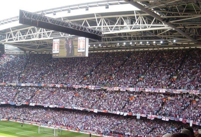 18 years ago today, West Ham end at the Millennium Stadium for the FA Cup final ⚒️