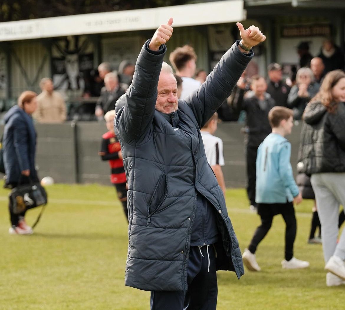 Thank you and goodbye to First Team coach, Murph who retired at the end of the season. 

Thank you for everything Murph, you and your family will be sorely missed! See you at the Powerday soon ❤️⚫️⚪️