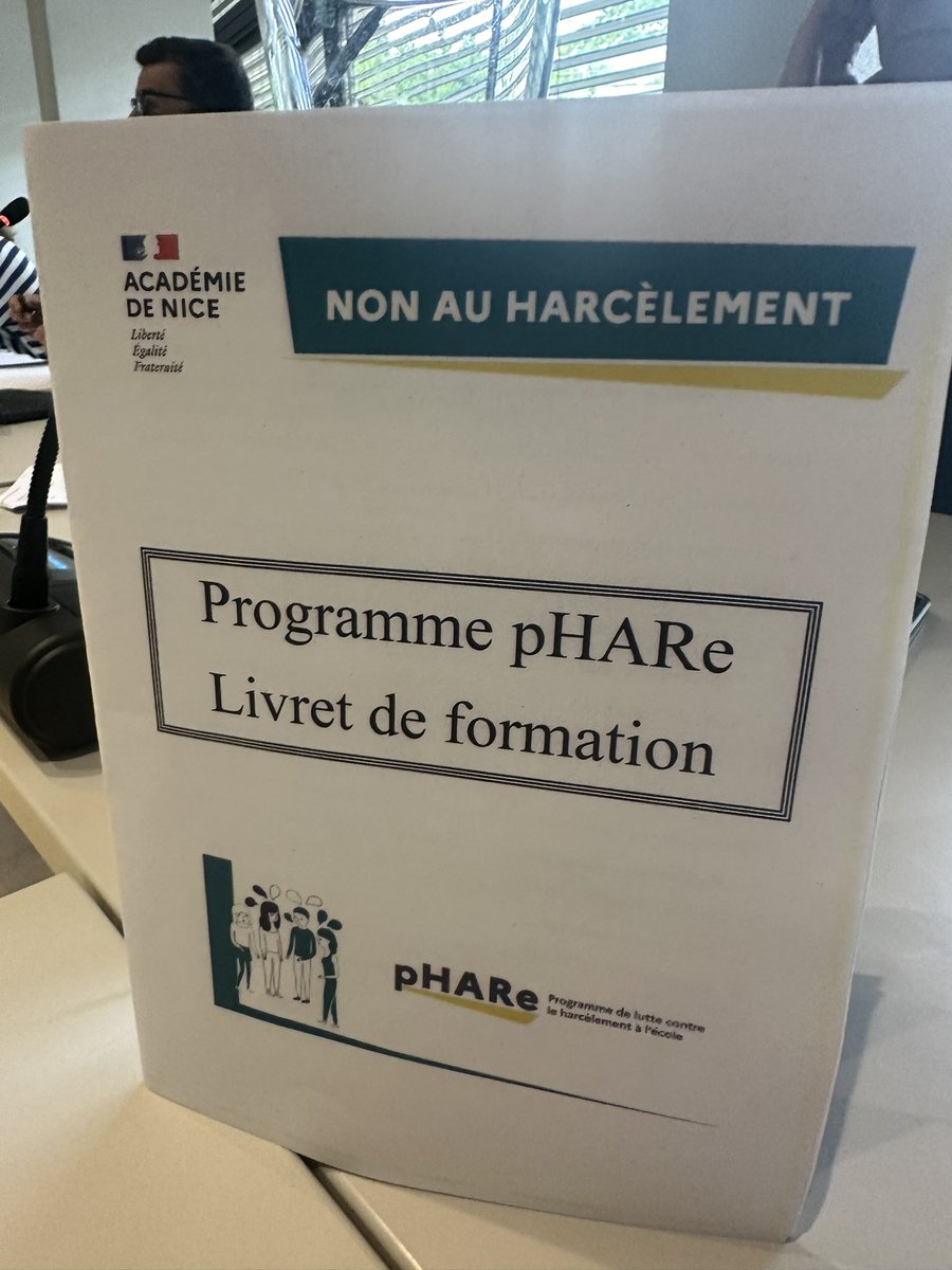 Je préside ce matin le COPIL 'harcèlement' en présence de représentants de parents d'élèves et d'élèves. L'occasion de faire un bilan et de tracer des perspectives pour le pôle académique de lutte contre le harcèlement en lien avec tous nos partenaires.