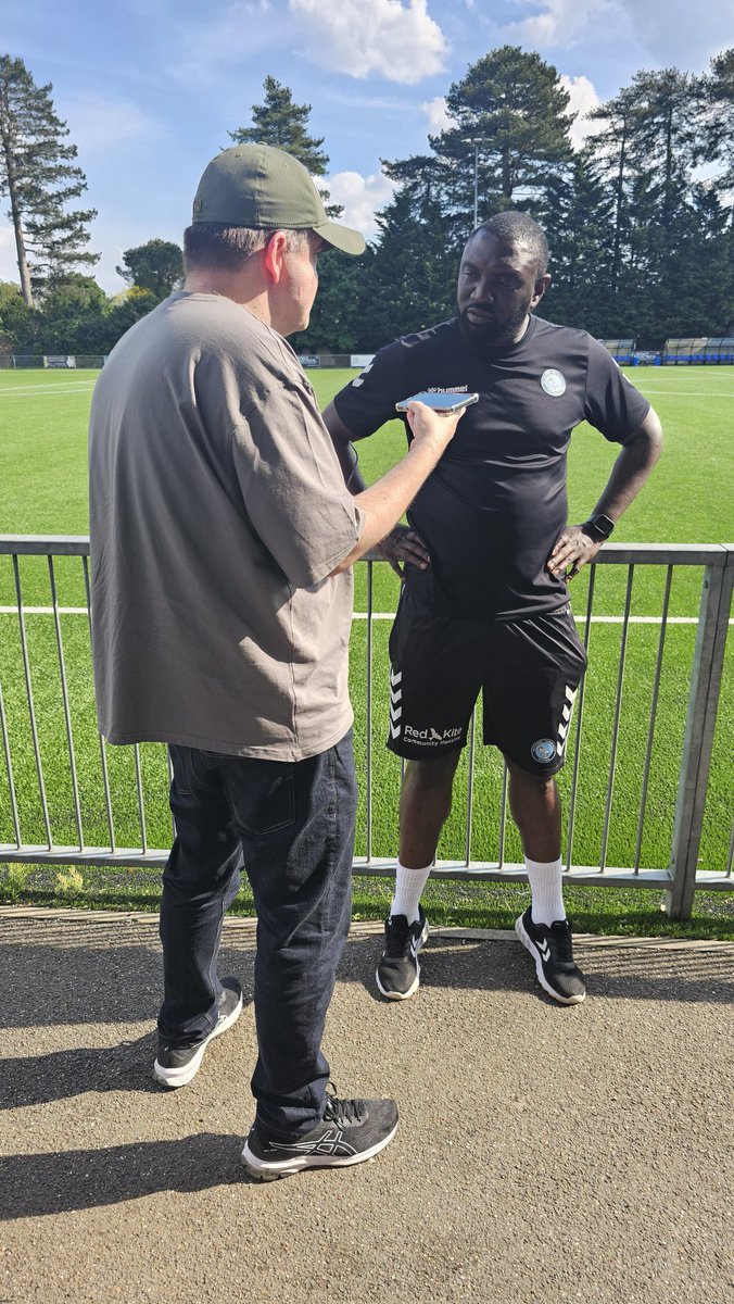 It was a pleasure to welcome @colin_besley from @WycombeSound down to Burnham yesterday for the Sponsors Cup.

#Chairgirls | @WWFCWomen