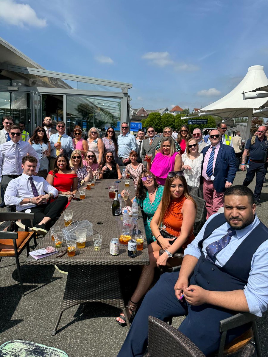 Our Manchester colleagues had a wonderful time this Thursday at the Chester Races! 🏇With fantastic weather and great company, the team enjoyed the exciting entertainment and raised funds to support
@TheChristie and their incredible cause.  #charitychallenge #chesterraces