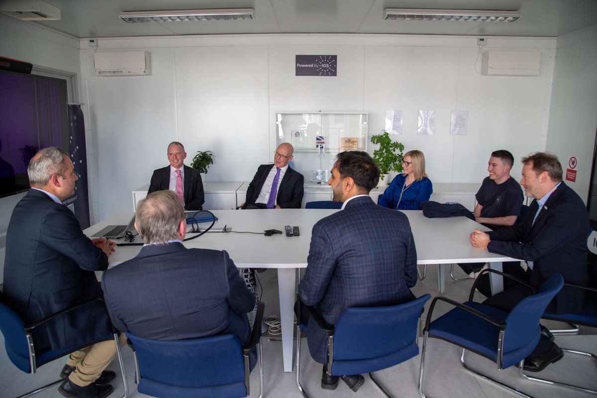 JamesHuttonInst's tweet photo. A pleasure to be part of a visit hosted by @IGSFarm of the @scotgov’s First Minister @JohnSwinney last week

Useful discussions held on Scotland’s global role in #agri-technology and our contribution through #pioneeringscience to this sector | @APGCScotland 

#VerticalFarming https://t.co/to7w6xIhra