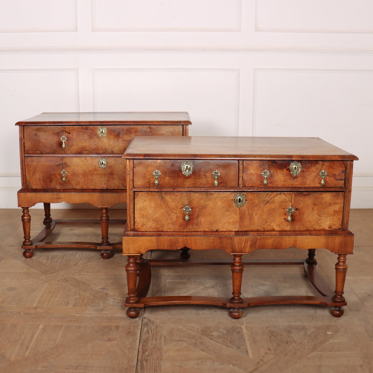 ArcadiaAntiques's tweet photo. Near pair of 18th Century walnut commodes on stands. Would make good bedside tables. 1740.
Price: £1,600 each
https://t.co/GqG5dhCcNz
#pairofwalnutcommodes #18thCenturyCommodes #WalnutCommodes https://t.co/tqNbi6tgqq