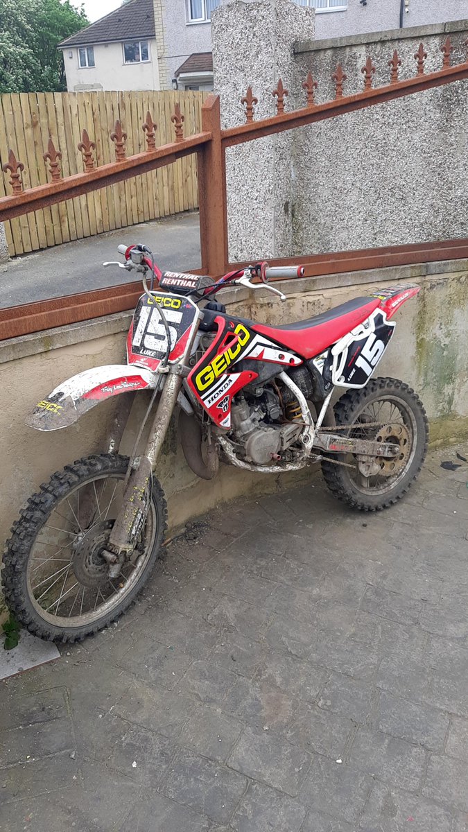 This unregistered off road bike had previously failed to stop for officers. Enquiries led us to an address in the Thorpe Edge area of @WYP_BradfordE where it was seized under S.59 Police Reform Act powers. #opsteerside