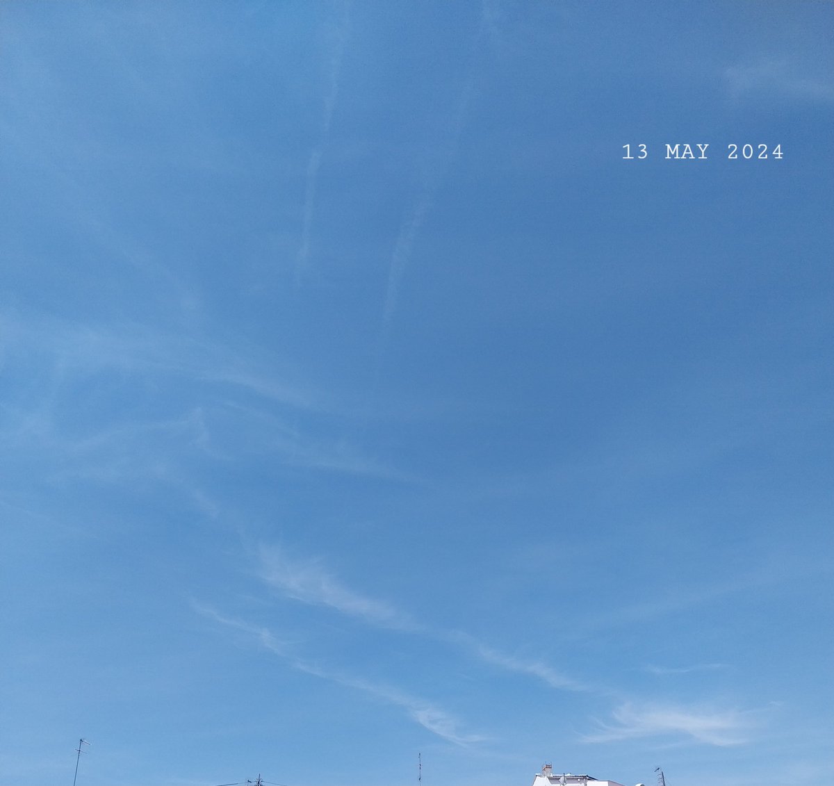 #Azul clarito sucio
#Valencia 
#Verano2024 
#geoingeniería