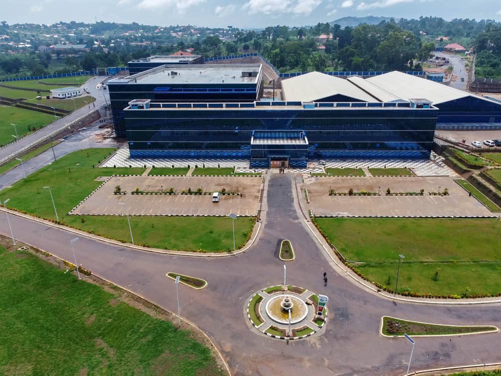 With a 150-acre facility, #DeiBiopharma is to manufacture a wide range of essential drugs, vaccines, biological solutions, & cancer treatment. The facility has already received a significant investment of over USD 500 million & is expected to cost USD 1.1 billion upon completion.
