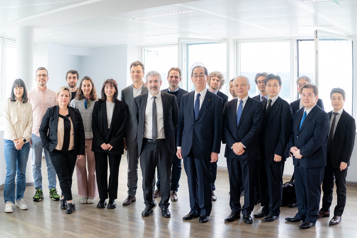 Inria's tweet photo. 🇫🇷🇯🇵@Inria was honored to host H.E. Takeaki Matsumoto, Minister of Internal Affairs &amp; Communications of Japan (@MIC_JAPAN) and Hideyuki Tokuda, President of @NICT_Publicity, underscoring the deep relationship between our nations and institutions. (1/2) - https://t.co/M1Mkkc89c8
