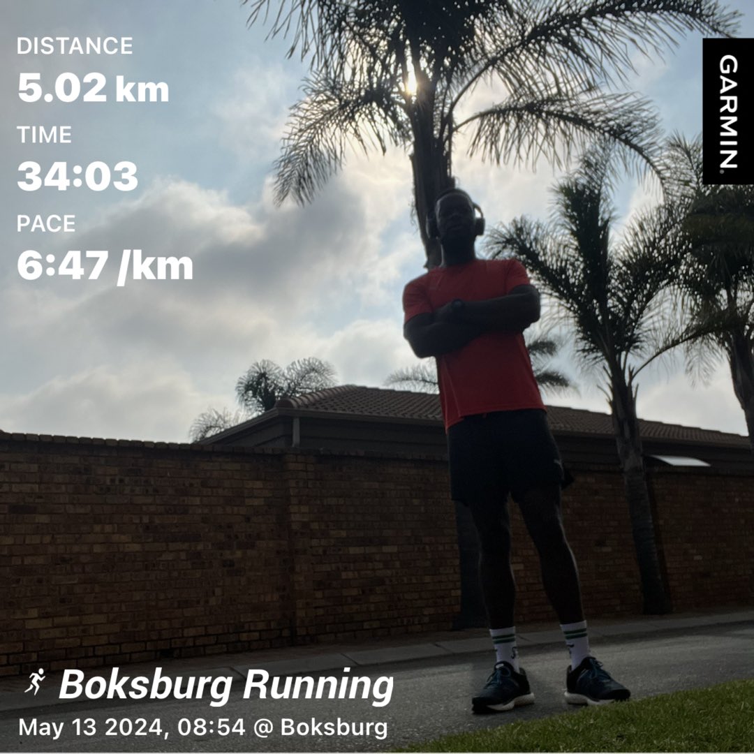 Happy Monday run 🏃🏿‍♂️ 
#FetchYourBody2024 
#TrapnLos 
#IPaintedMyRun 
#Khozoskithefinisher 
#Khozoskithecyclist 
Monday not skipped ⏭️⏭️