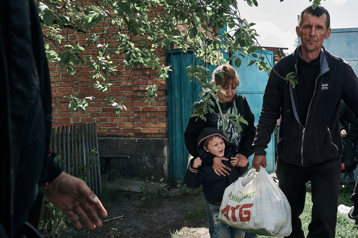 During May 12, @MissionProliska, and @UNHCRUkraine evacuated 15 Vovchansk residents including 2 children,10 cats and one dog. In total, 953 people were evacuated from Vovchansk and Lypetsk. #Proliska #Bravepeople #UNHCRUkraine