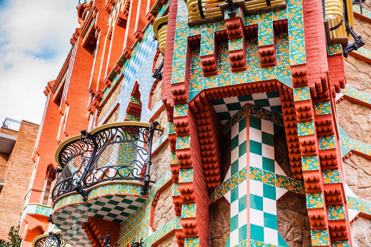 142 years ago, it existed only in the mind of Antoni Gaudí — Spain's most visionary architect.

Nobody had seen his strange mix of Gothic and Art Nouveau before. Gaudí saw natural beauty as a gift from God, and made this the blueprint of his work.