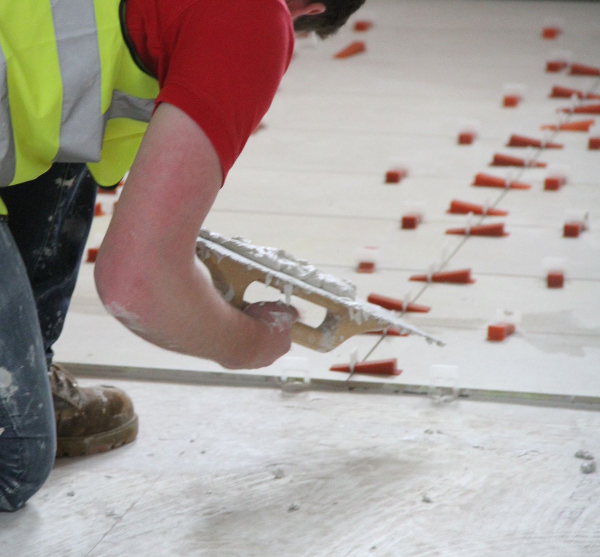 Keystonecouk's tweet photo. Elevate your next tiling project with a tile levelling system! Achieve consistently even grout lines and a flawless surface for a truly professional look.✨ 

https://t.co/hqIcmZluAw
#tiling #diy #tools #interiordesign #tileproject https://t.co/jOznnGw8KU