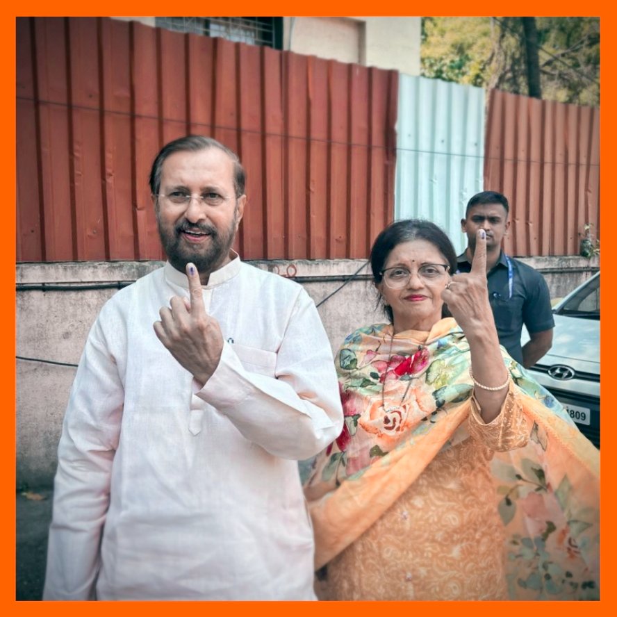 I have Voted. Have you ? Casted my vote along with my family in Pune. I appeal each and everyone to step out and vote for Better, Secure and Prosperous future, Vote for Viksit Bharat. #Votingday #LokSabhaElections2024 #PuneLokSabha #Pune #prakashjavadekar #Vote…