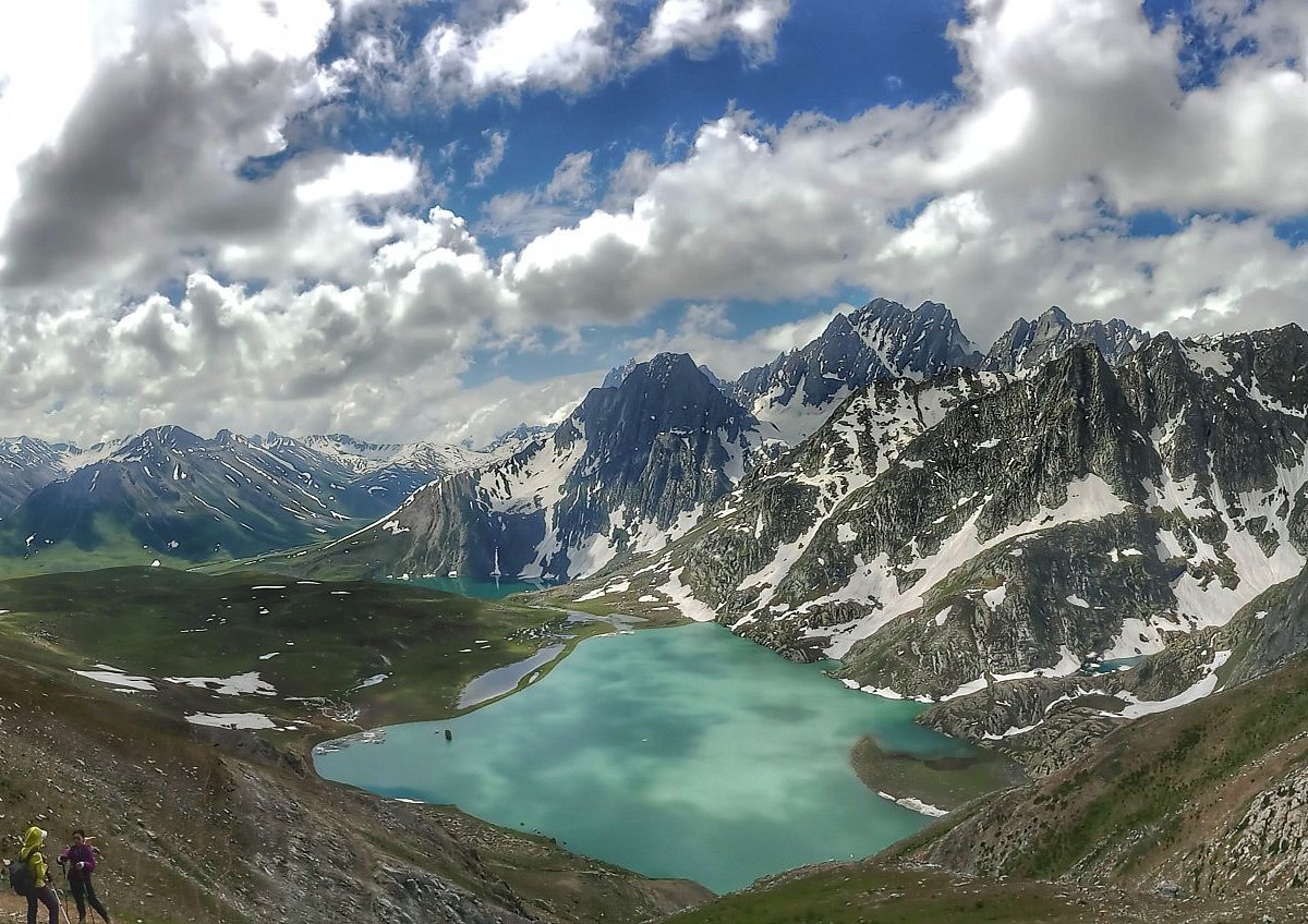 iisumera's tweet image. Mountains or Beaches?