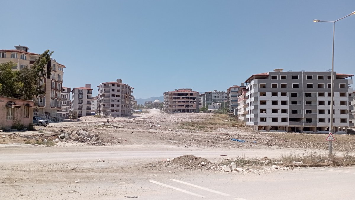 Hatay'da hala doğal afetler devam ediyor hükümet yetkilileri nerede neden Hatay halkına sahip çıkmıyorlar  
@AFADHatay @HatayValiligi