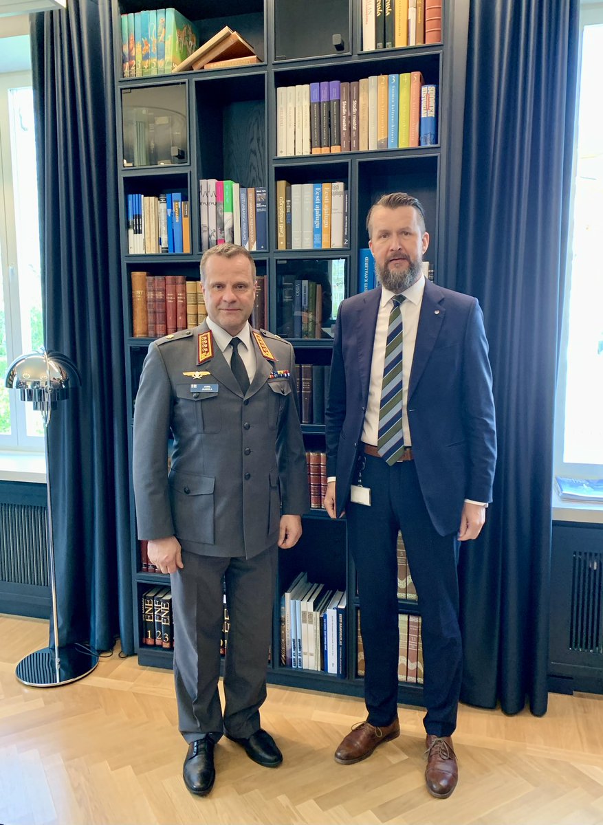 It was an honour to welcome 🇫🇮 CHOD General Jaakkola at the 🇪🇪 Embassy.  #StrongerTogether