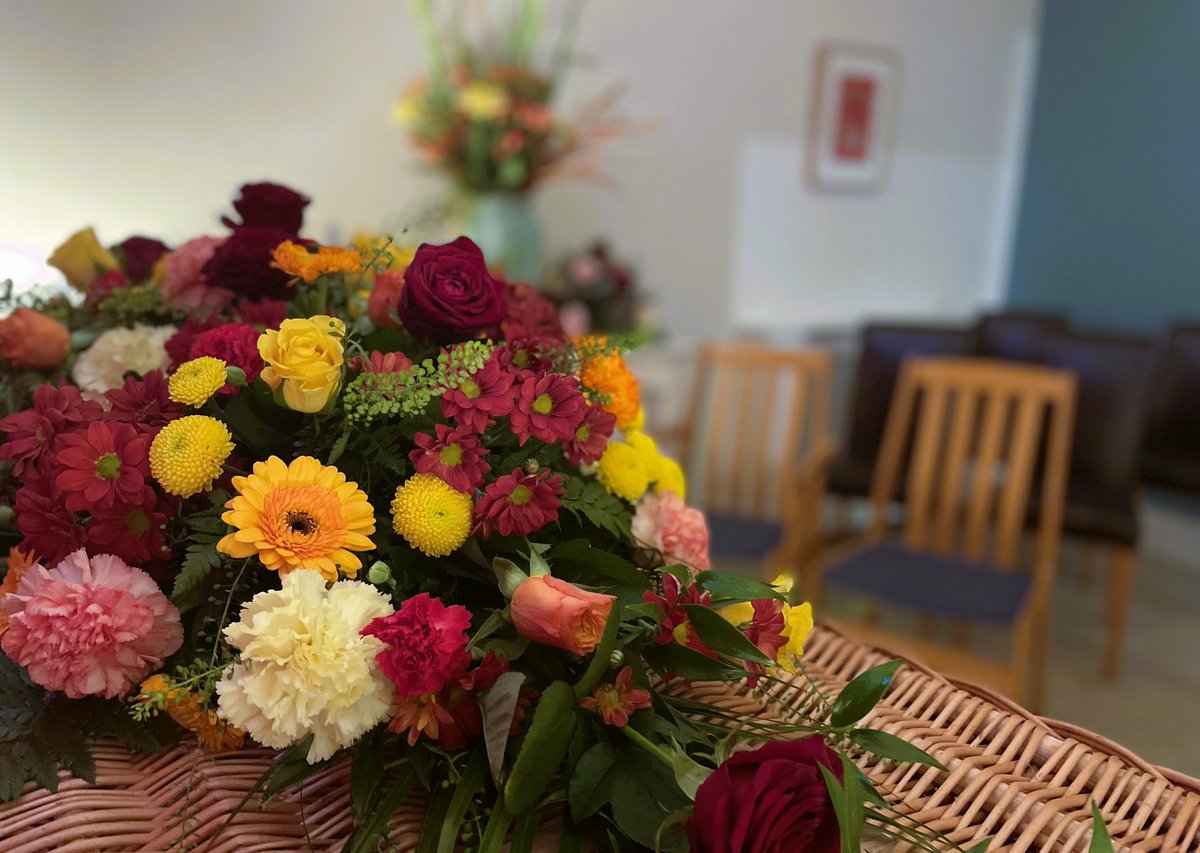 FBCrawley's tweet photo. Saying goodbye to a loved one in our Chapel of Rest can be a daunting experience, but our experienced staff are always on hand to guide you through the experience and answer any questions you may have. #FuneralChoices #BespokeService #ProudlyIndependent https://t.co/iTkCOsSZnv