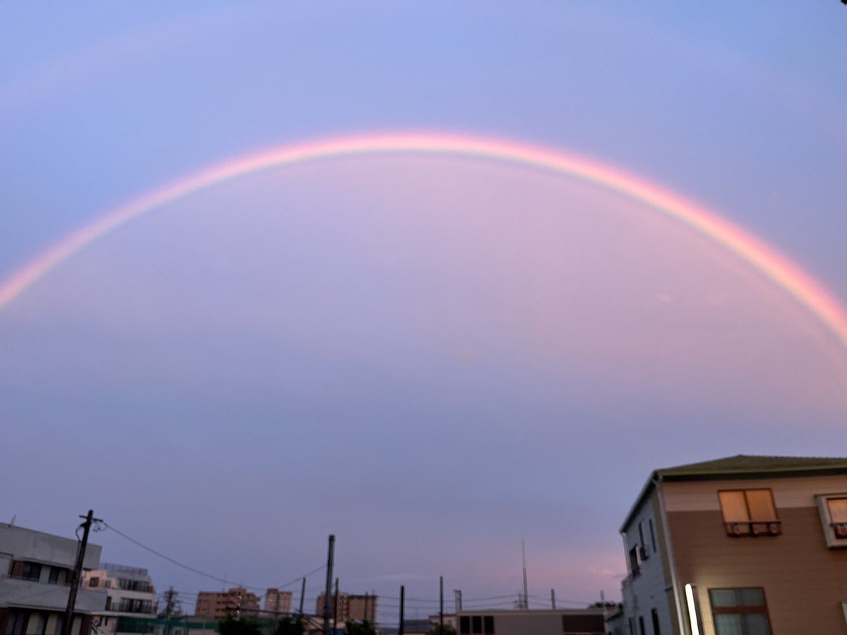 虹🌈が出てるよ

バカ幻想的♪

#清水区
#虹