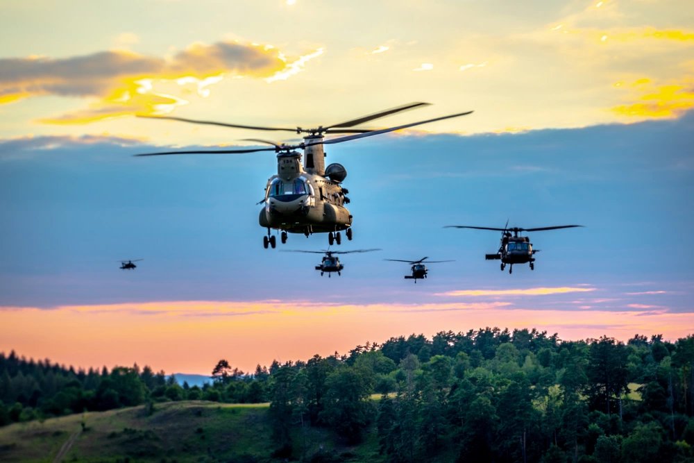 U.S. Army members will be in 🇨🇭 for a high-altitude training in the Swiss Alps from May 13-17. Six 🇺🇸 helicopters will train with the 🇨🇭 helicopter squadron, showcasing our commitment to enhanced security cooperation in Europe. More information ➡️ ow.ly/nM5H50RE88j 🇺🇸🤝🇨🇭