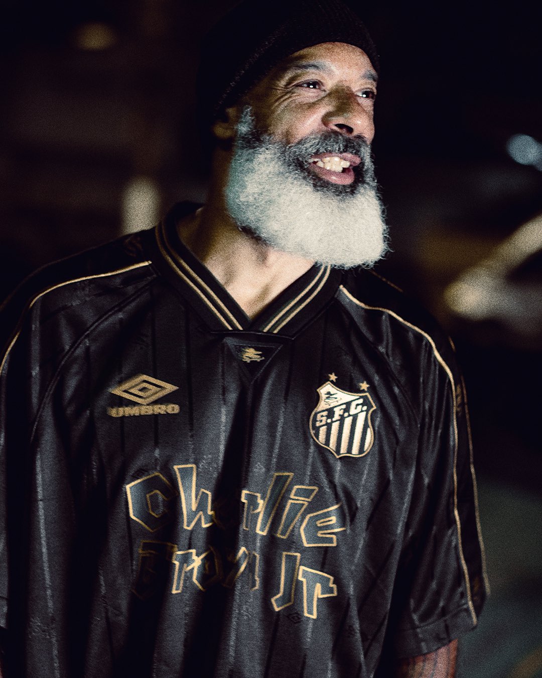 Umbro Santos FC Tシャツ Charlie Brown Jr. SK8 Special Edition Jersey Umbro Santos Soccer Team Charlie