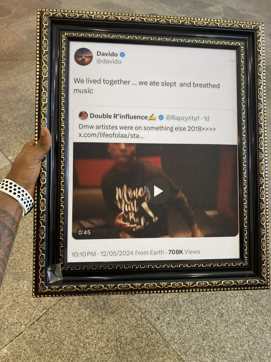 My unborn kids will come to see this frame in my house 🙏 

Biggest artiste in Africa quoted their Dad’s tweet.