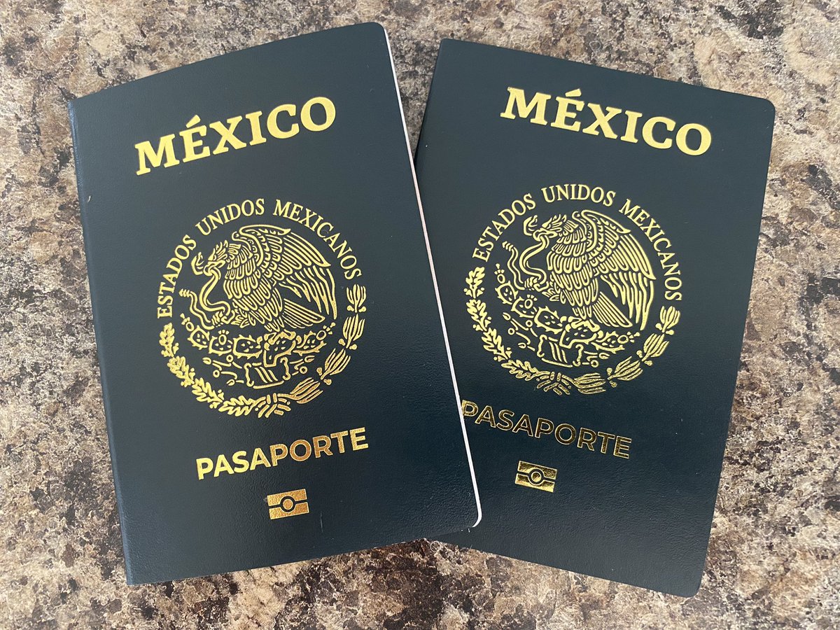 🚨#EsOficial banda! Nos vemos en México en unos días, estaremos allá listos para votar este 2 de junio! Apoyando con todo a la Dra @Claudiashein y a la #4T El viaje es doble festejo porque es también la primera vez que mi hija viaja con pasaporte mexicano! 🎊🥳🎉