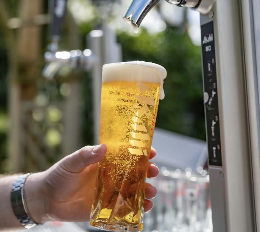 Who fancies an Asahi?
It’s the perfect weather for a cold, dry lager! So stop by at #grantchesterredlion for a few pints 🍻🍻🍻🍻
<a href="/asahisuperdry/">asahisuperdry</a>

#beer #asahi #asahisuperdry #lager #coldbeer #coldlager #beergarden #summervibes #drinks #friends #bar #pub #gastropub #grantchester