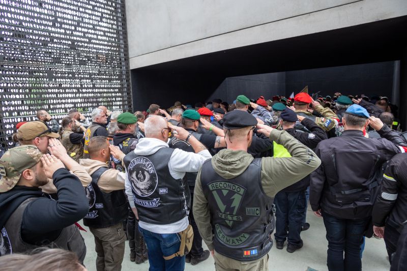 Die sog Veteranenbewegung macht mich echt fertig😵‍💫😵‍💫😵‍💫

Aber immerhin ist jetzt auch klar, weshalb der Veteranentag nicht gegendert wird...