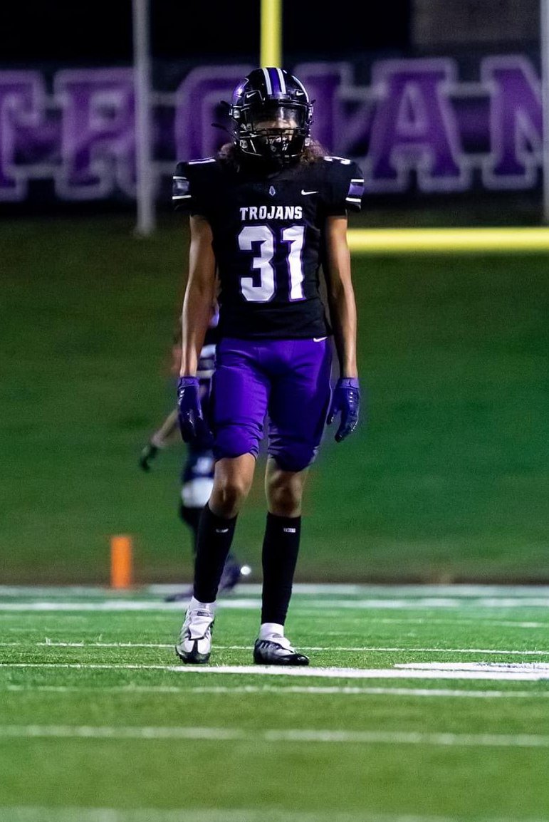 2027 Athlete Davontrae Kirkland of University High tells me he will camp at Texas A&M, Oklahoma State & Vanderbilt this summer. He also plans to visit Texas Tech, North Texas, Baylor, and Houston. He holds multiple P4 offers. @DDavontrae │ @WacoUFootball