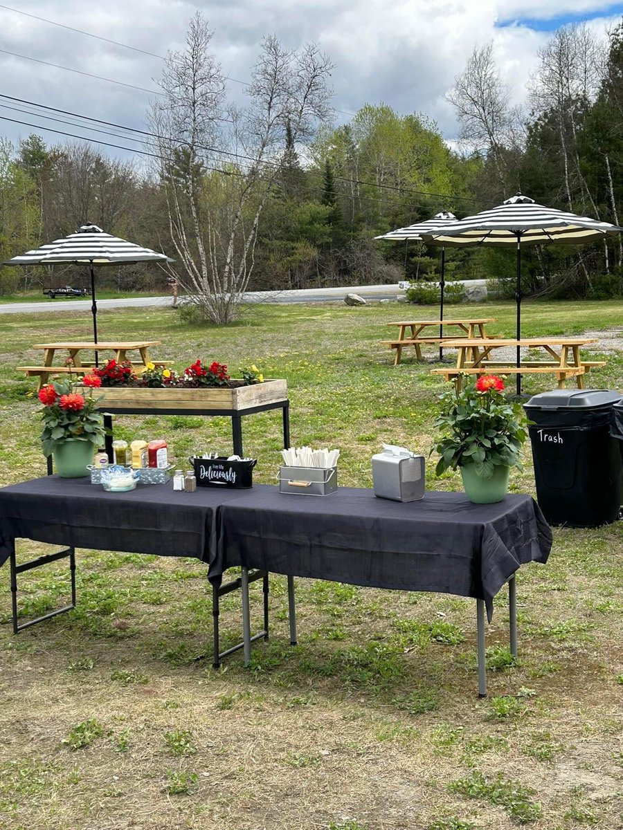 BIG ANNOUNCEMENT 🚨🚨🚨
There’s a new food truck in Central Maine. &amp; it just so happens to be my mom’s! 

Go show love to Turcottes To-Go on IG &amp; facebook. So proud of her making this come to life. Wed-Sat roadside in Norridgewock, ME.

Also will be at various events this summer!