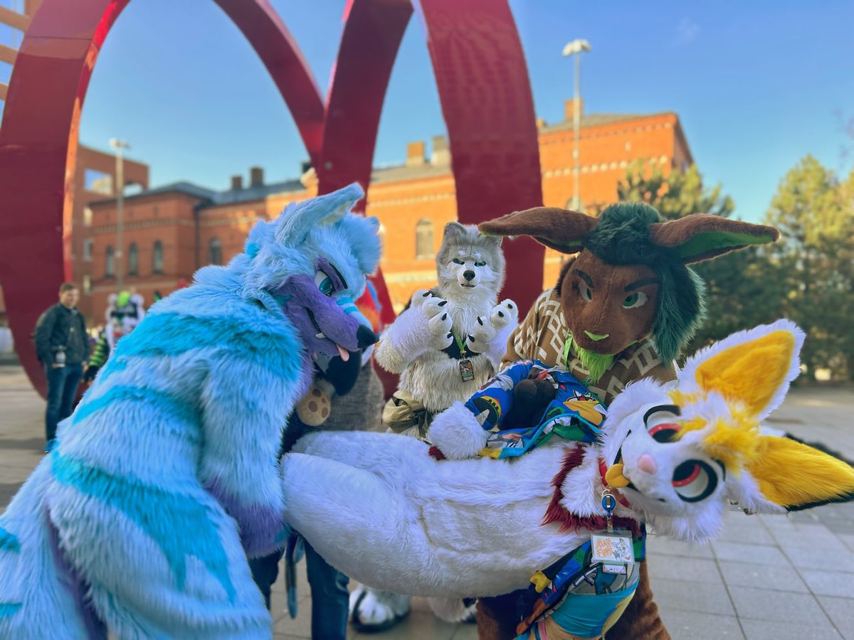 Fons 🐰🎸 🔜 Furizon (@fonsthebun) on Twitter photo yup that’s me, and you probably wonder how I ended up in this situation…
🐰: @jinsinrabbit
🐺💜: <a href="/Keenora/">Keenora Fluffball 🔜 I MOVED TO BLUESKY!</a>
🐺⚪️: <a href="/Husky_WRN/">Husky the Lazy Wolf 🇨🇳🇸🇪👉🛌</a> yup that’s me, and you probably wonder how I ended up in this situation…
🐰: @jinsinrabbit
🐺💜: <a href="/Keenora/">Keenora Fluffball 🔜 I MOVED TO BLUESKY!</a>
🐺⚪️: <a href="/Husky_WRN/">Husky the Lazy Wolf 🇨🇳🇸🇪👉🛌</a>