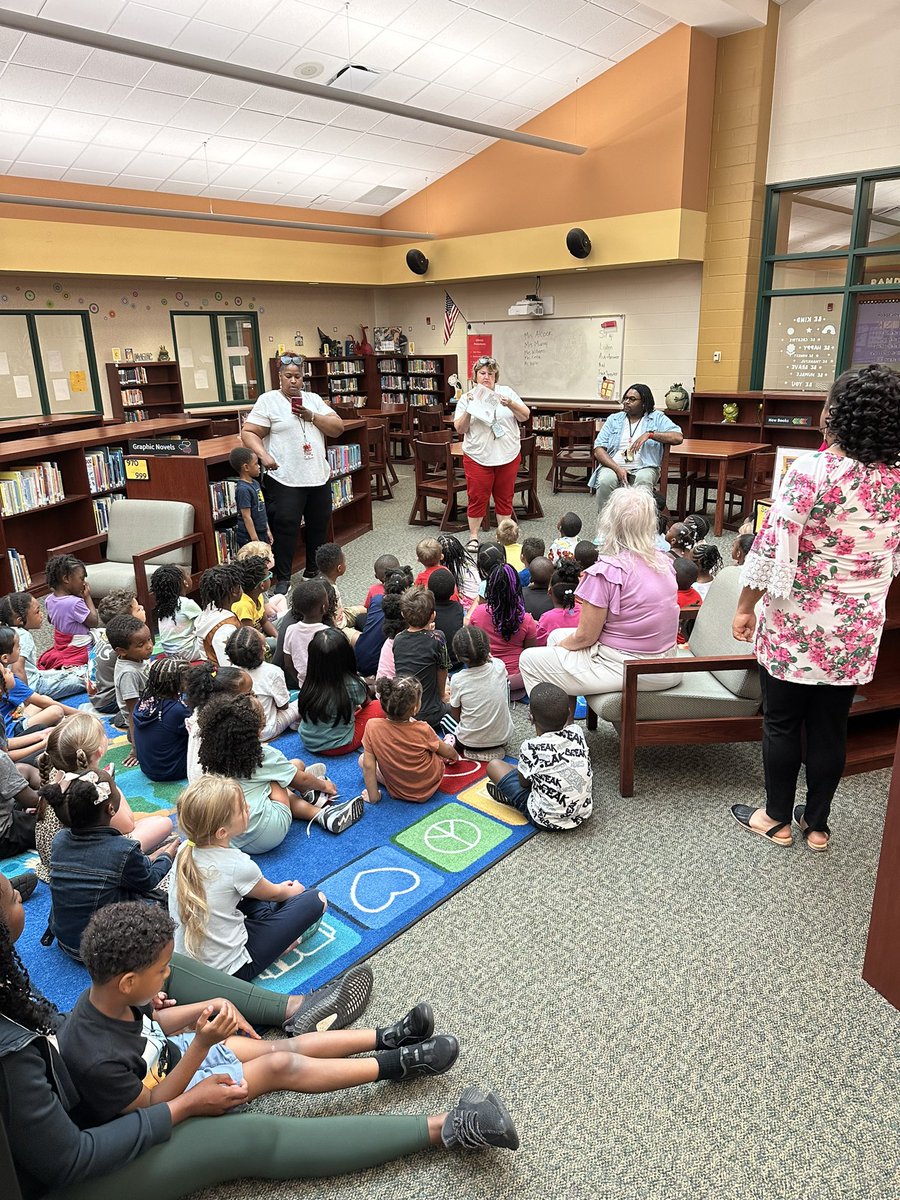 Enjoying our incoming kindergarteners, from NJELC, while they take a tour and have a book read to them by Mrs. Weber!
#pikeproud