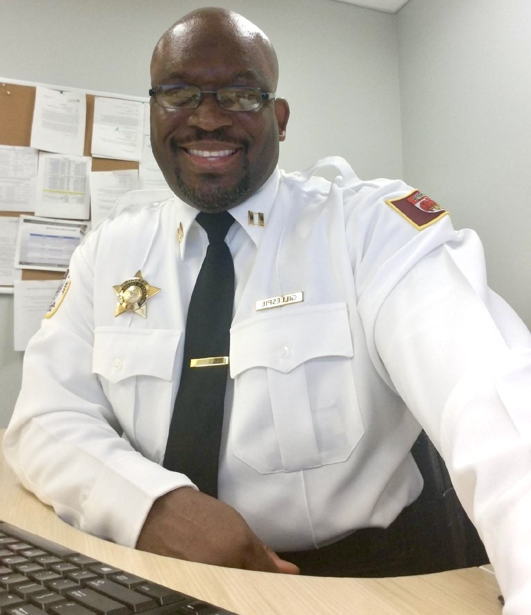 NorthwesternMed's tweet photo. Arthur “Art” Gillespie, a former #Chicago police captain, is the first person at Northwestern Medicine to get a #DoubleLungTransplant for both #COVID19 and #LungCancer. @NM_Lung #NationalPoliceWeek #NMBetter https://t.co/NBaqD6qPpu