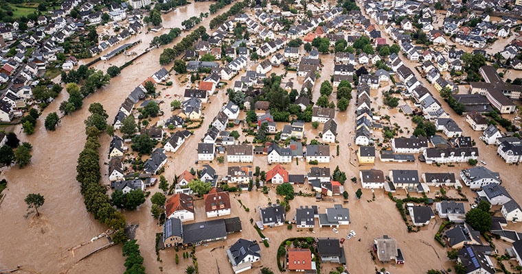 Researchers from #UFZ and @GFZ_Potsdam have developed a system with which the impacts of floods can more precisely be forecast. It provides not only timely data on water levels, but also high-resolution dynamic inundation maps. ufz.de/index.php?en=3…