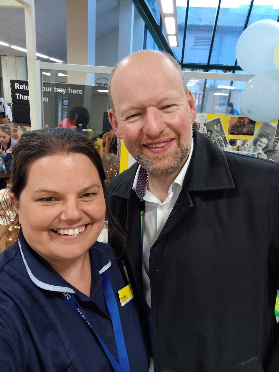 NurseHayle71730's tweet photo. @christidRDE thankyou so much for popping by our dementia stall today and for your support! #dementiaweek #dementiaawareness #dementiateam https://t.co/ocQoBQvjGI