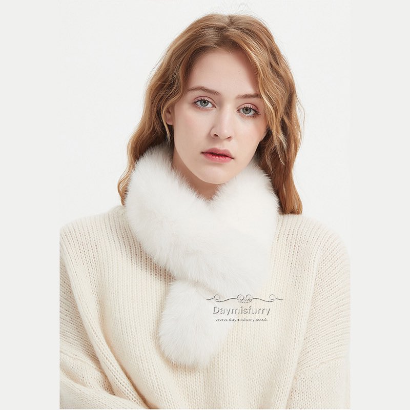 The white fox fur scarf offers both style and practically. #ootd #fur #scarf #furscarf #womenswear #womenfashion #womenstyle #ladyfashion #ladystyle #girlsfashion #girlstyle #style #mystyle #foxfur #foxfurscarf #accessory #fashionaccessories #fashionstyle #realfur #furry