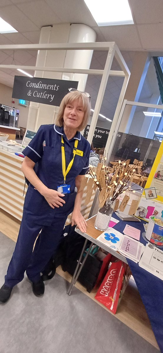 NurseHayle71730's tweet photo. Teaching, supporting, sharing. Its what we do and we love it! What a fab day 1 of an epic week #dementiaweek #dementiaawareness https://t.co/58WYoYDW9L
