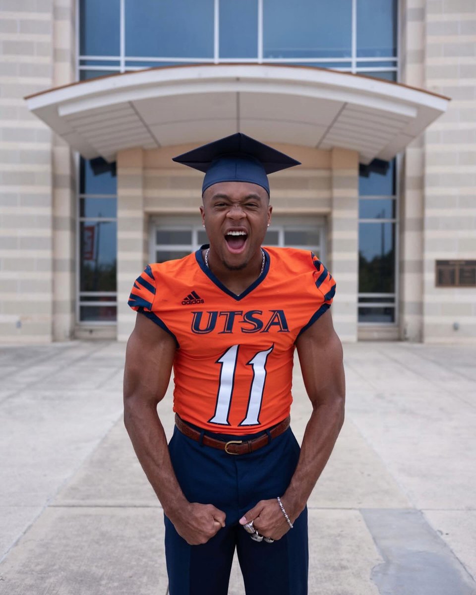 Commencement week is here! 🥳 We're so excited to see you this Friday at the Alamodome. Grads, make sure you check your e-mails, decorate your caps, and get ready to cross the stage! 🥰 Get ready for Commencement: bit.ly/3ETcKmv 📷 : Kelechi Nwachuku '24 #UTSAGrad24