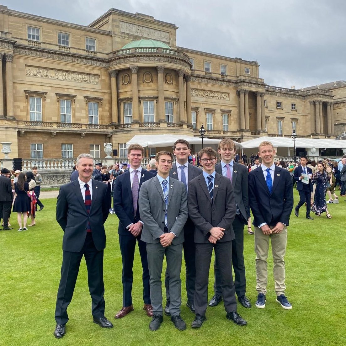 Congratulations to our recent Gold DofE award winners! This morning, they celebrated their hard work at Buckingham Palace, enjoying talks by various inspirational figures, from the BBC's Security Correspondent Frank Gardner OBE to award-winning pastry chef Cherish Finden. pic.twitter.com/9uXAEXgkaS— St Albans School (@SASHerts) May 13, 2024
