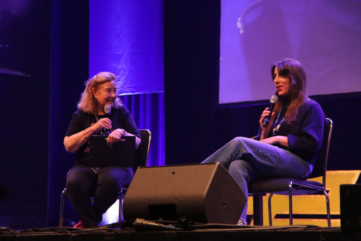 Had a FANTASTIC time doing panels at @fedconevents in Germany! Thank you so much @dirkbartholomae, @renevonbodisco, @LoriDungeyDe, all of the FedCon crew & all of the Star Trek fans who took interest in the bts and art of a show. Thank you all for your endless support!