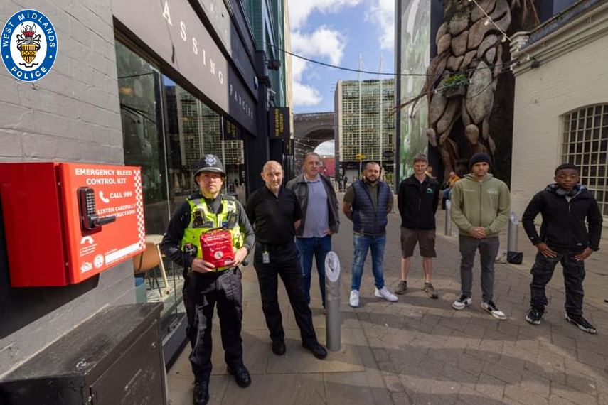We installed one of the kits at The Custard Factory and we were joined by the @BWPTrust who took the opportunity to show some young people who are part of their scheme, how the bleed kits work. More shorturl.at/ahQZ6 #Sceptre