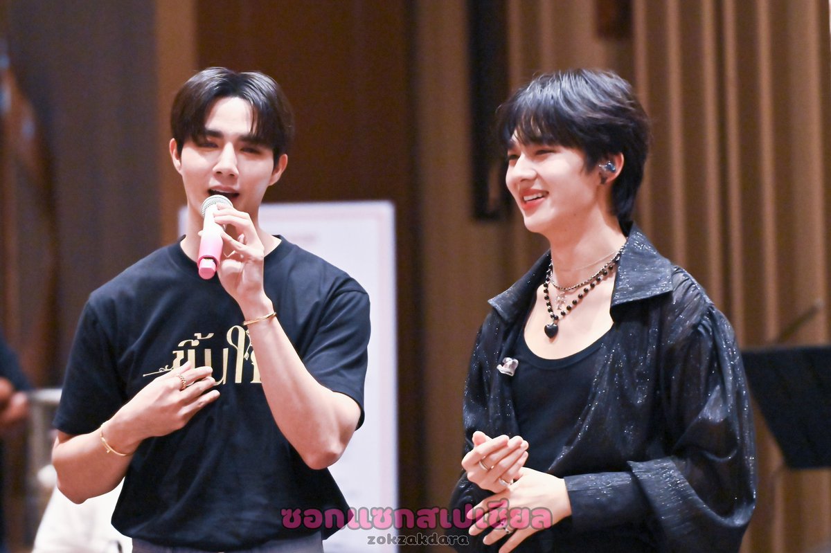 'ซี-พฤกษ์' ก็มาให้กำลังใจ 'นุนิว' ในงาน NuNew 3rd Single 'ขึ้นใจ (Unforgettable)' Press Conference NuNew 3rd Showcase #NuNew3rdSingle #ZeePruk #NuNew #ZeeNuNew #นุนิวโชว์เคสให้ขึ้นใจ #เพลงขึ้นใจ