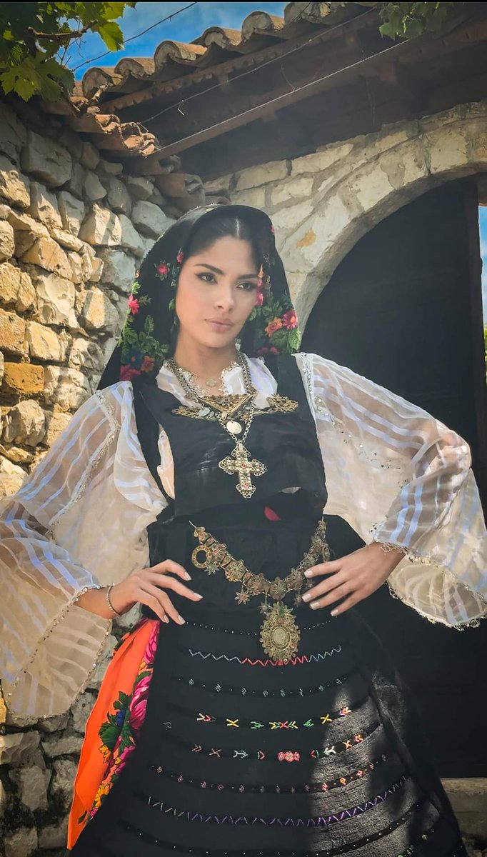 Miss Universe in traditional dresses. 🤩❤️🇦🇱
#Albania #MissUniverse2023